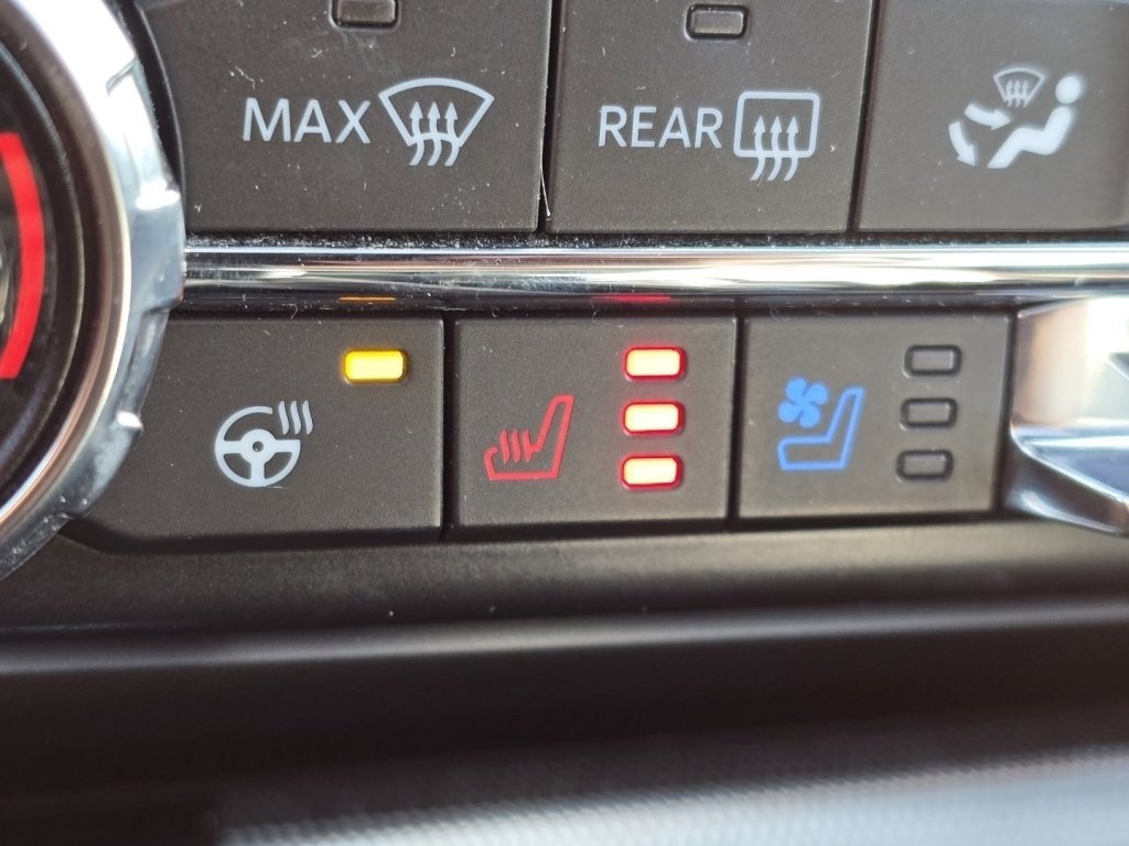 Used 2021 Ford F150 Lariat w/ Equipment Group 502A High image 6