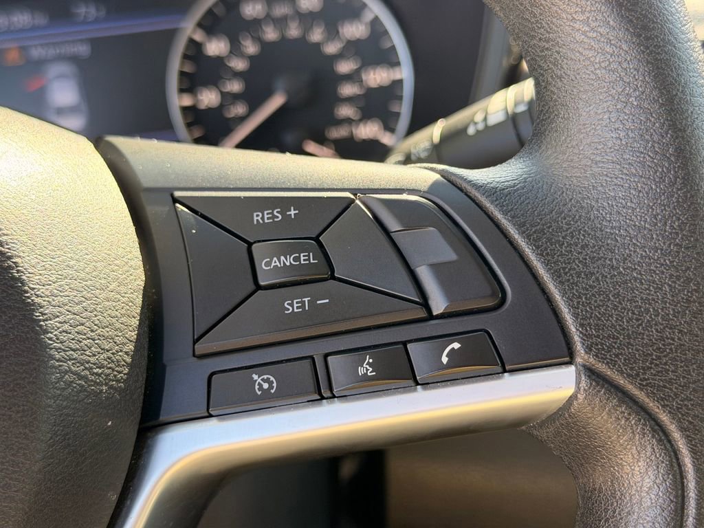 Used 2025 Nissan Altima 2.5 SV image 14