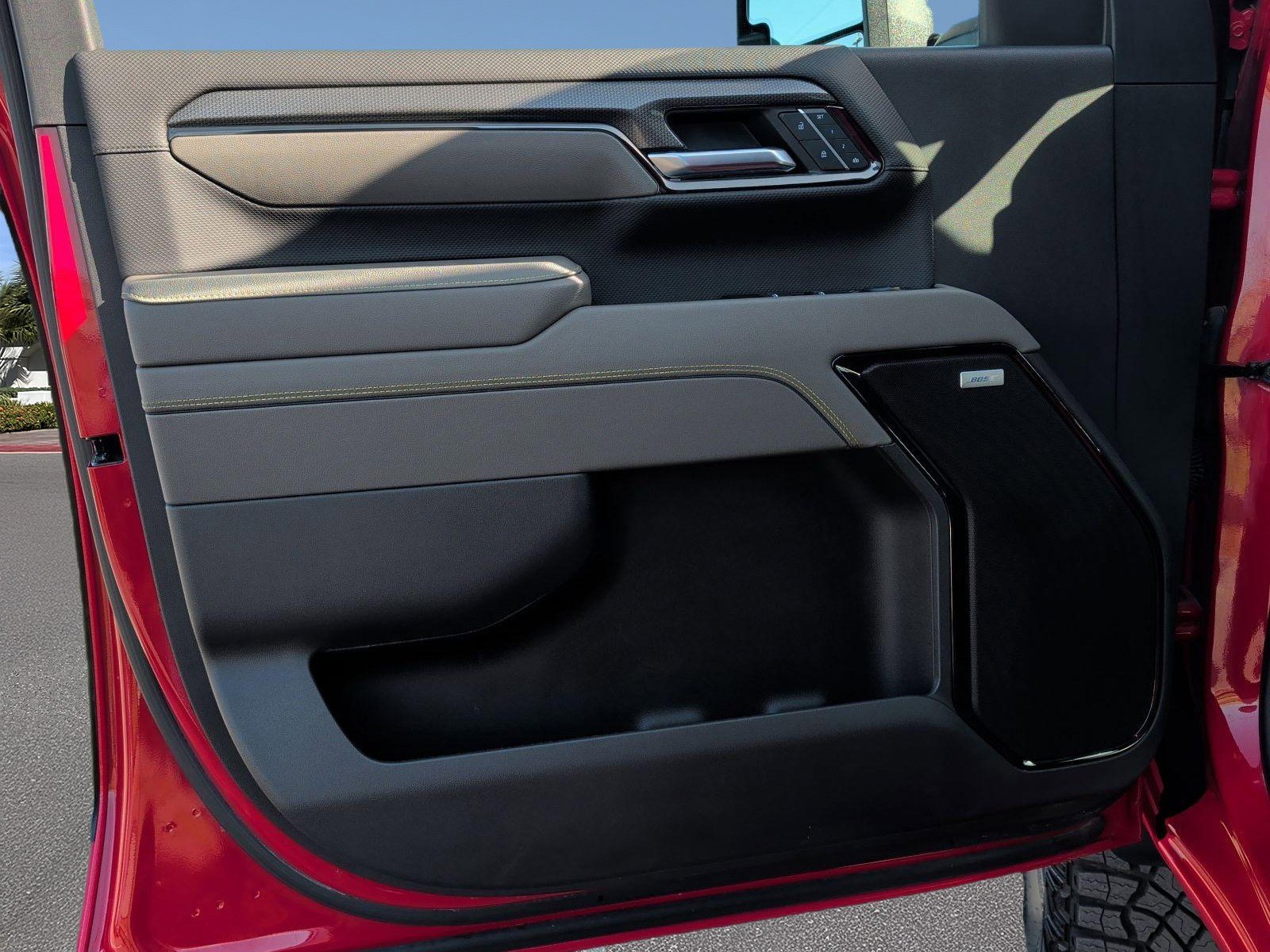 Used 2025 Chevrolet Silverado 2500 ZR2 w/ Technology Package image 26