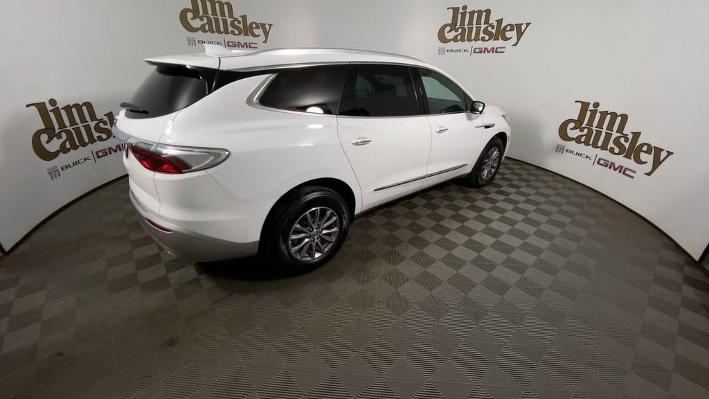 Used 2023 Buick Enclave Essence image 8
