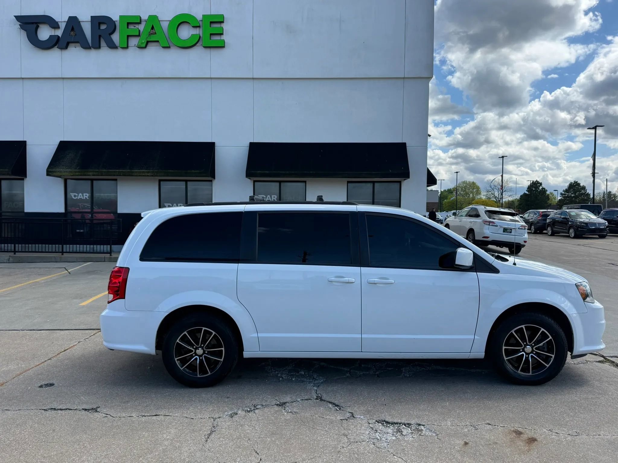 Used 2019 Dodge Grand Caravan GT FWD image 18