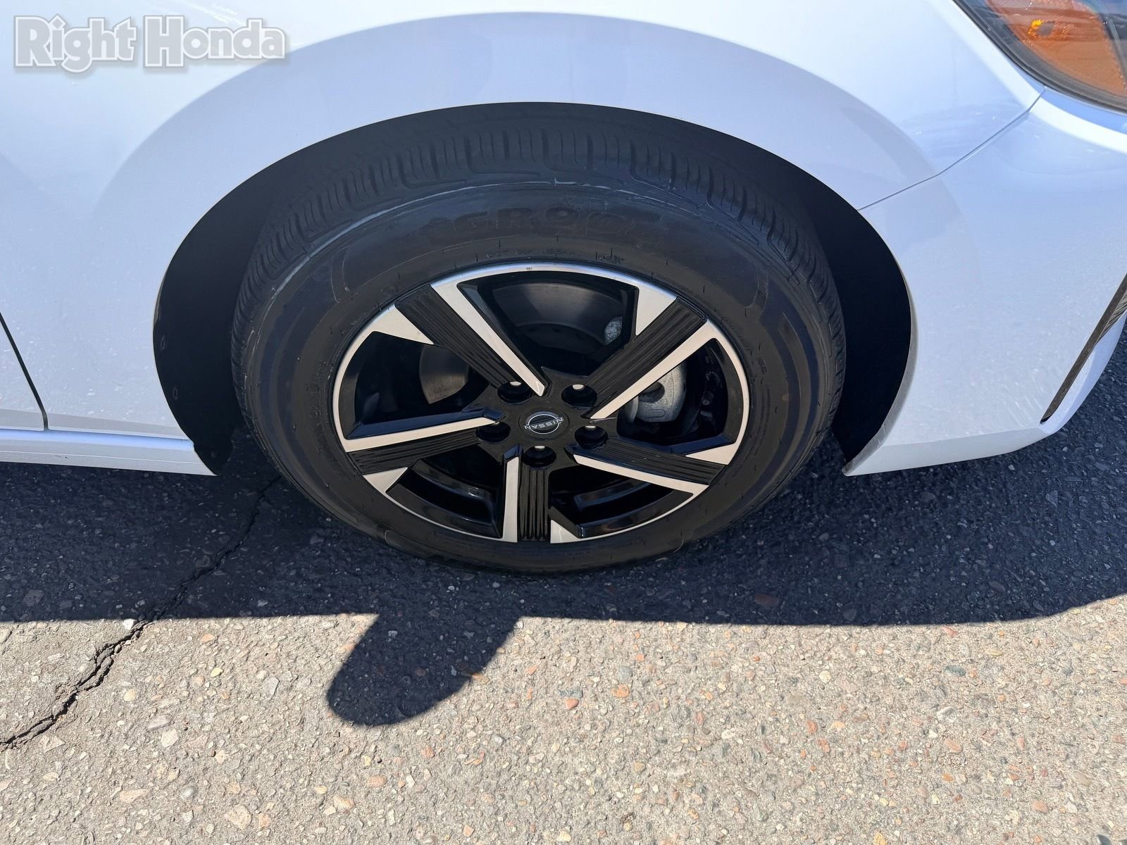 Used 2024 Nissan Sentra SV FWD image 11