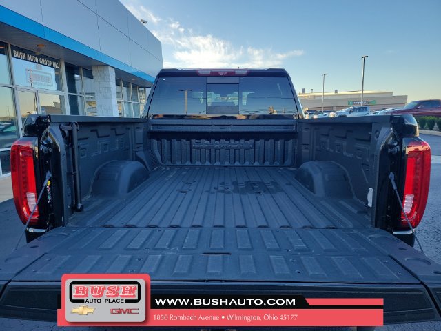 Used 2022 GMC Sierra 2500 Denali w/ Denali Black Diamond Edition AWD/4WD image 8