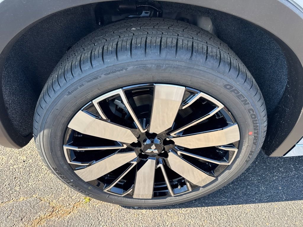 New 2026 Mitsubishi Outlander SEL FWD image 41