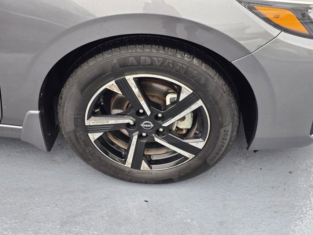 Used 2024 Nissan Sentra SV FWD image 9