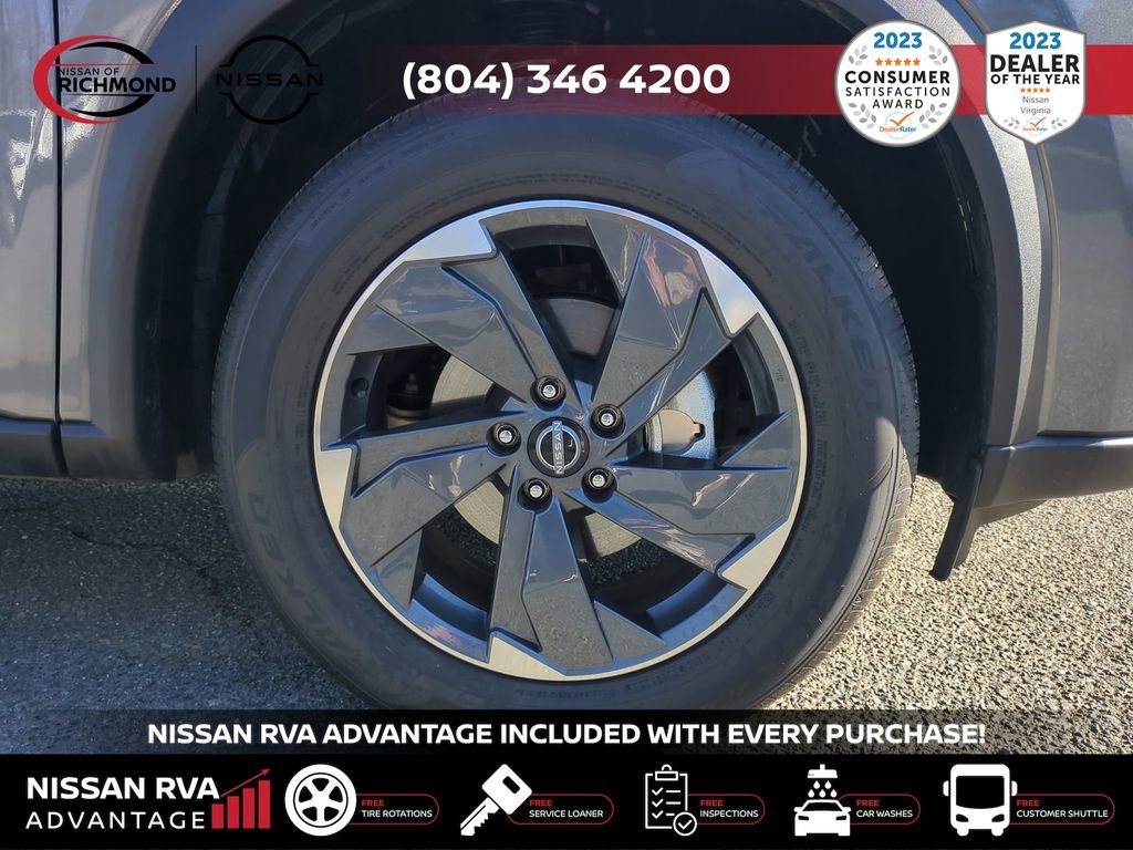 Used 2025 Nissan Rogue SV image 12