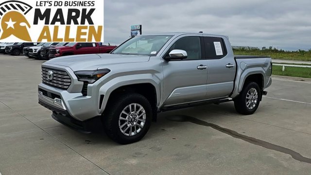 Used 2024 Toyota Tacoma Limited AWD/4WD image 4
