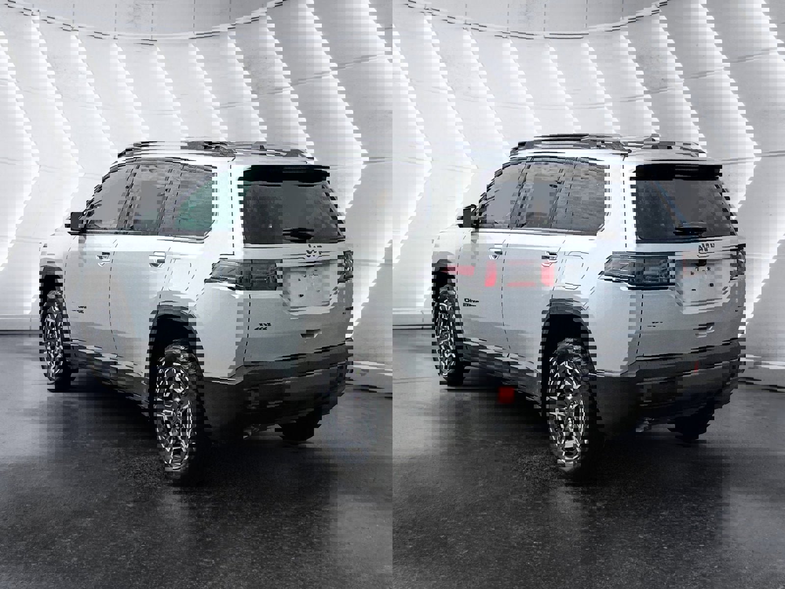 New 2026 Jeep Cherokee Laredo image 4