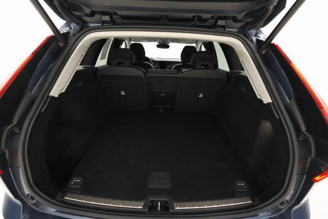 Used 2024 Volvo XC60 B5 Plus image 20