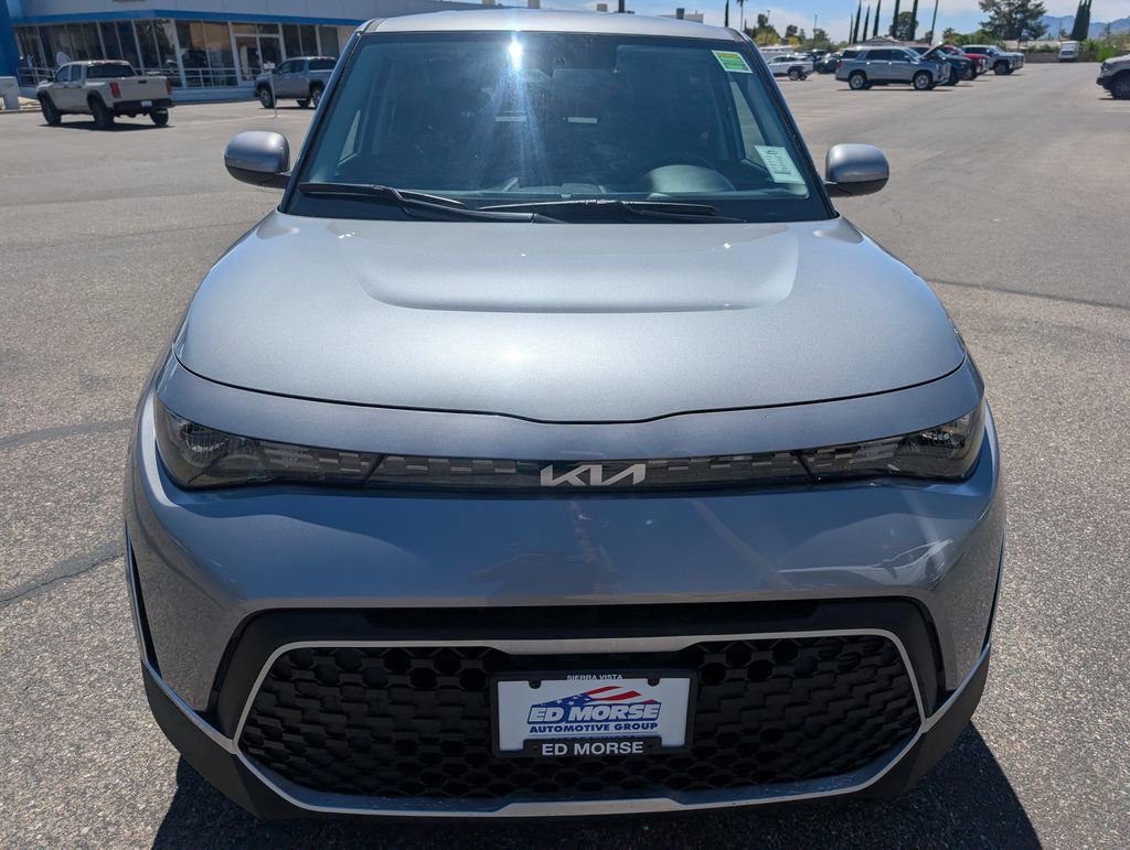 Used 2025 Kia Soul LX w/ LX Technology Package FWD image 8