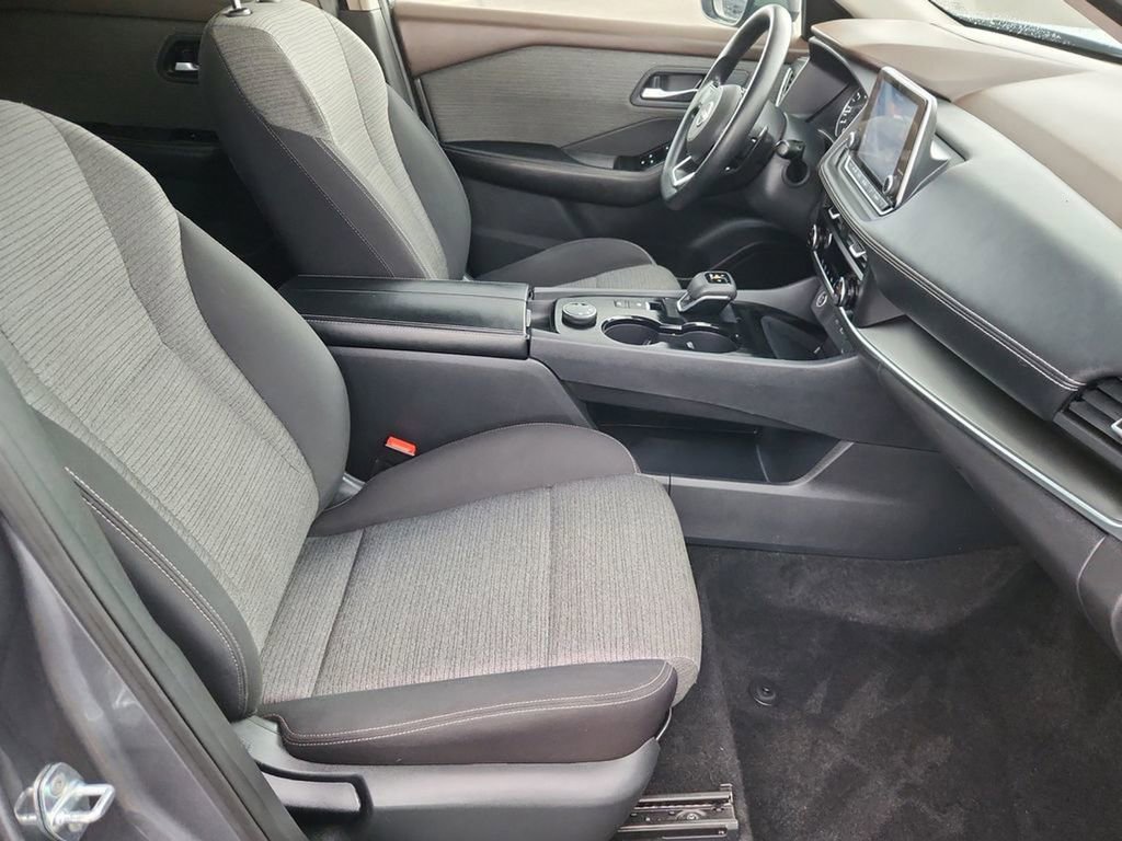 Used 2023 Nissan Rogue SV image 15