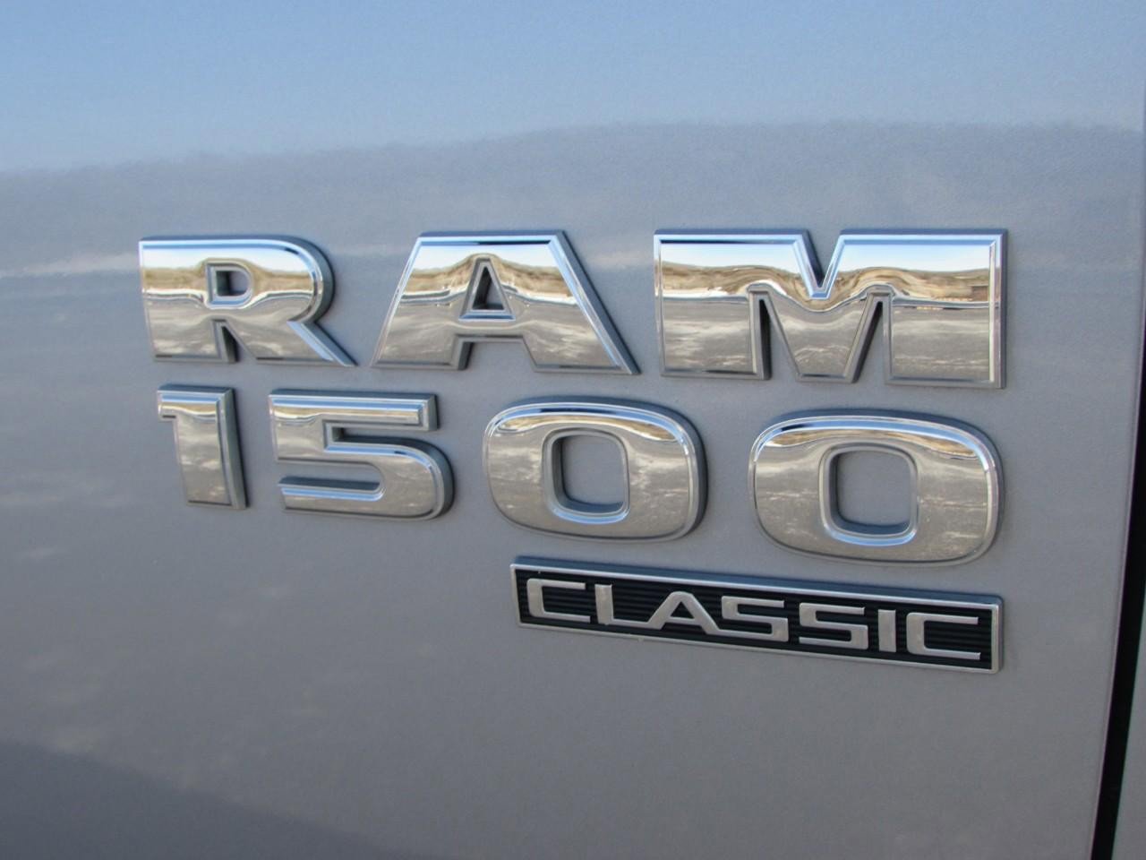 Used 2019 RAM 1500 Classic SLT image 4