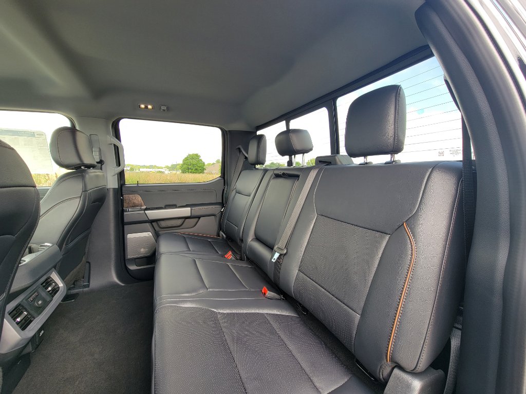 New 2025 Ford F250 Lariat w/ Black Appearance Package image 29