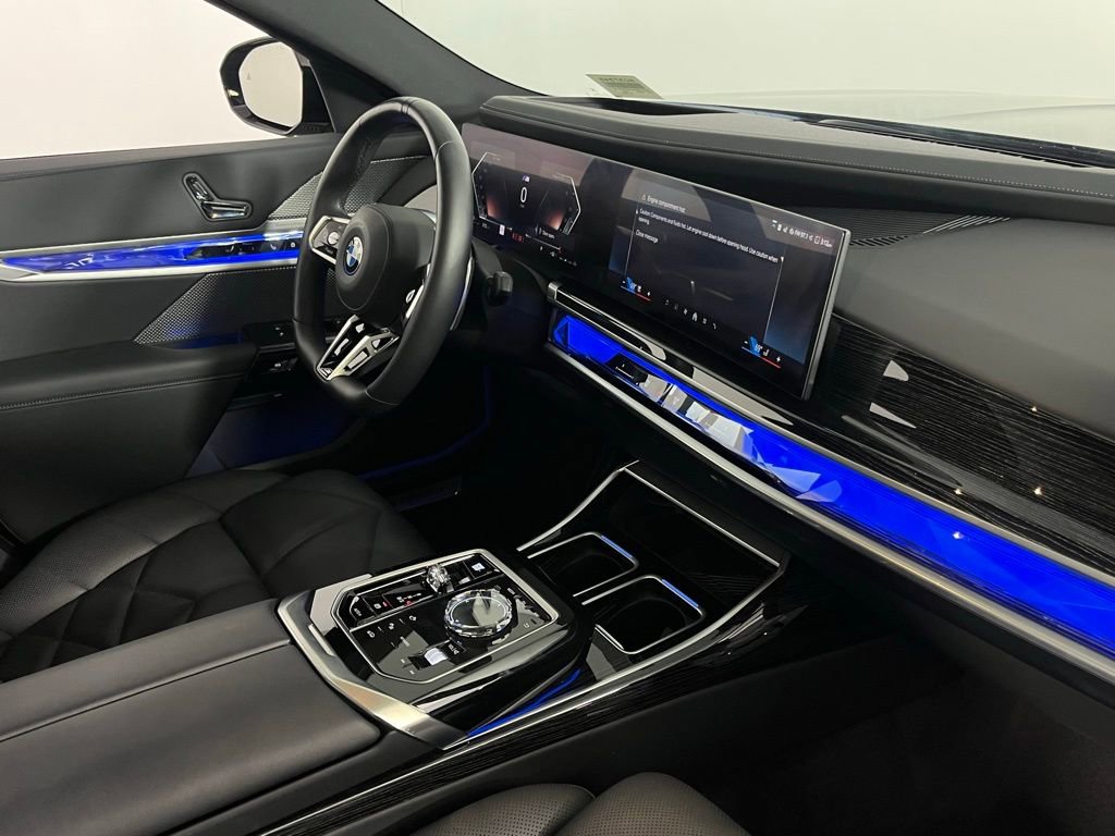 Used 2025 BMW 740i image 33