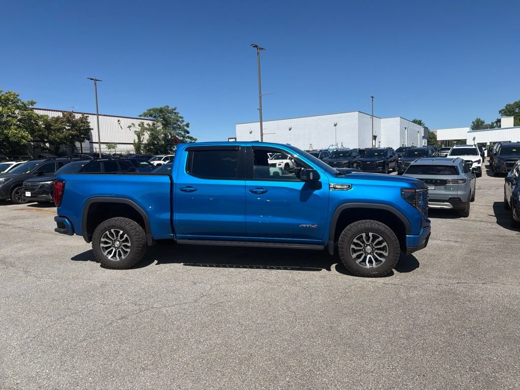Used 2022 GMC Sierra 1500 AT4 w/ AT4 Premium Package AWD/4WD image 5