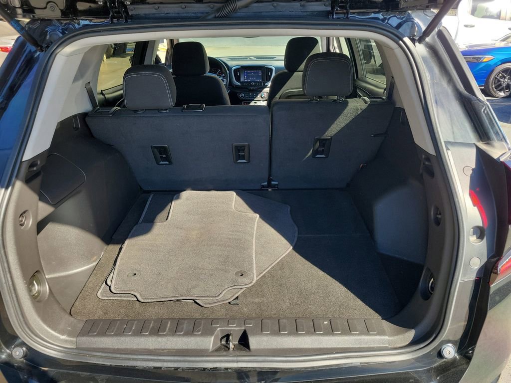Used 2023 GMC Terrain SLE w/ Elevation Edition image 8