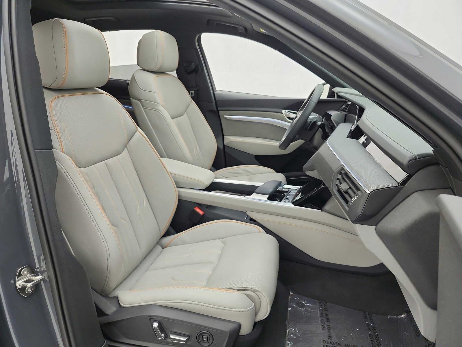 Used 2024 Audi Q8 e-tron Prestige w/ Prestige Package image 30