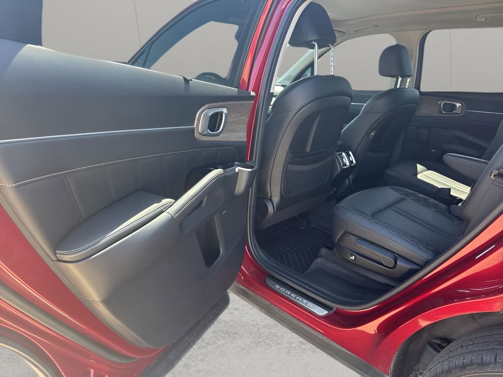 Used 2023 Kia Sorento SX Prestige image 13
