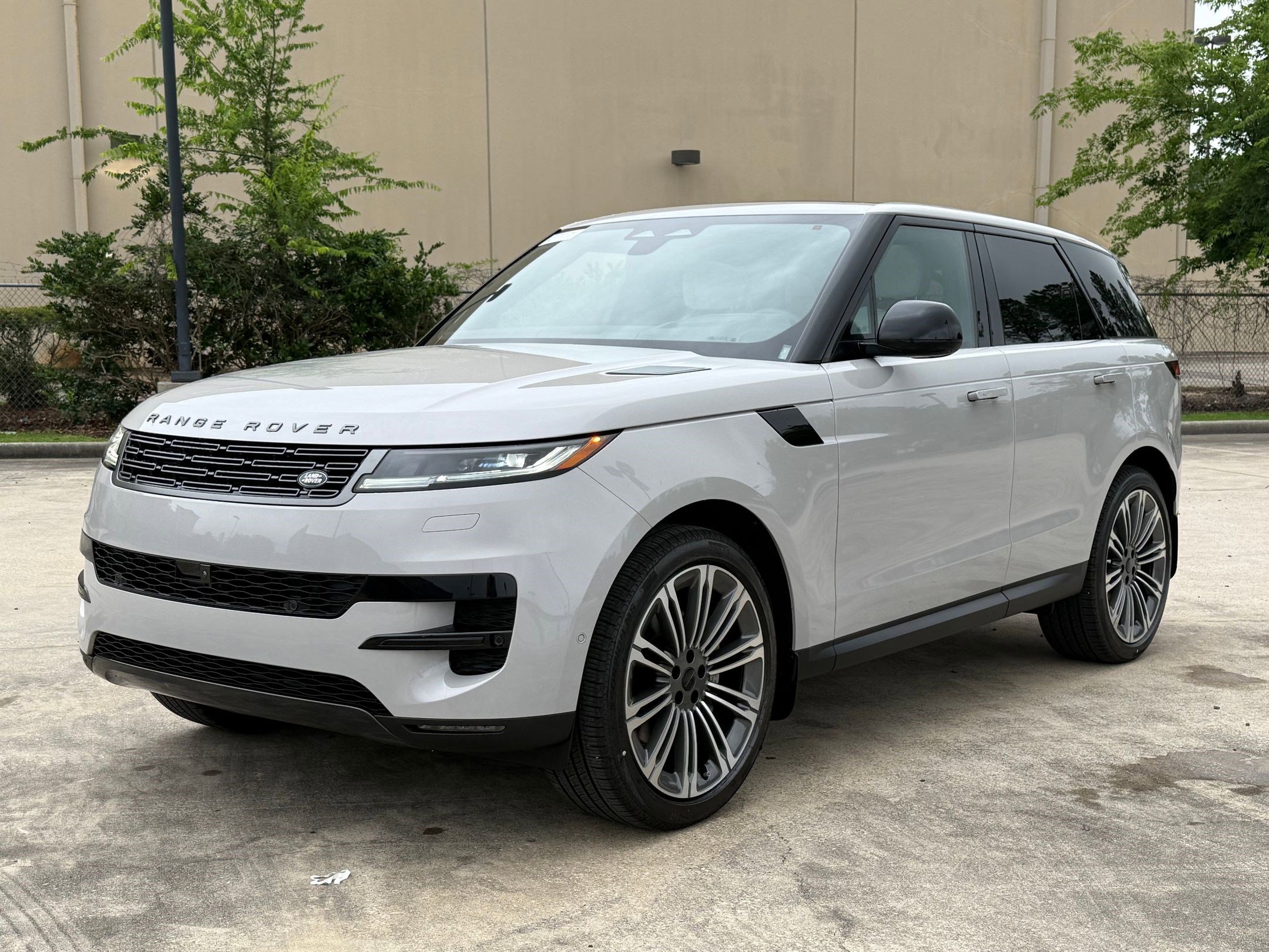 New 2026 Land Rover Range Rover Sport SE