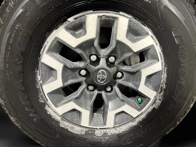 Used 2020 Toyota Tacoma TRD Off-Road image 14