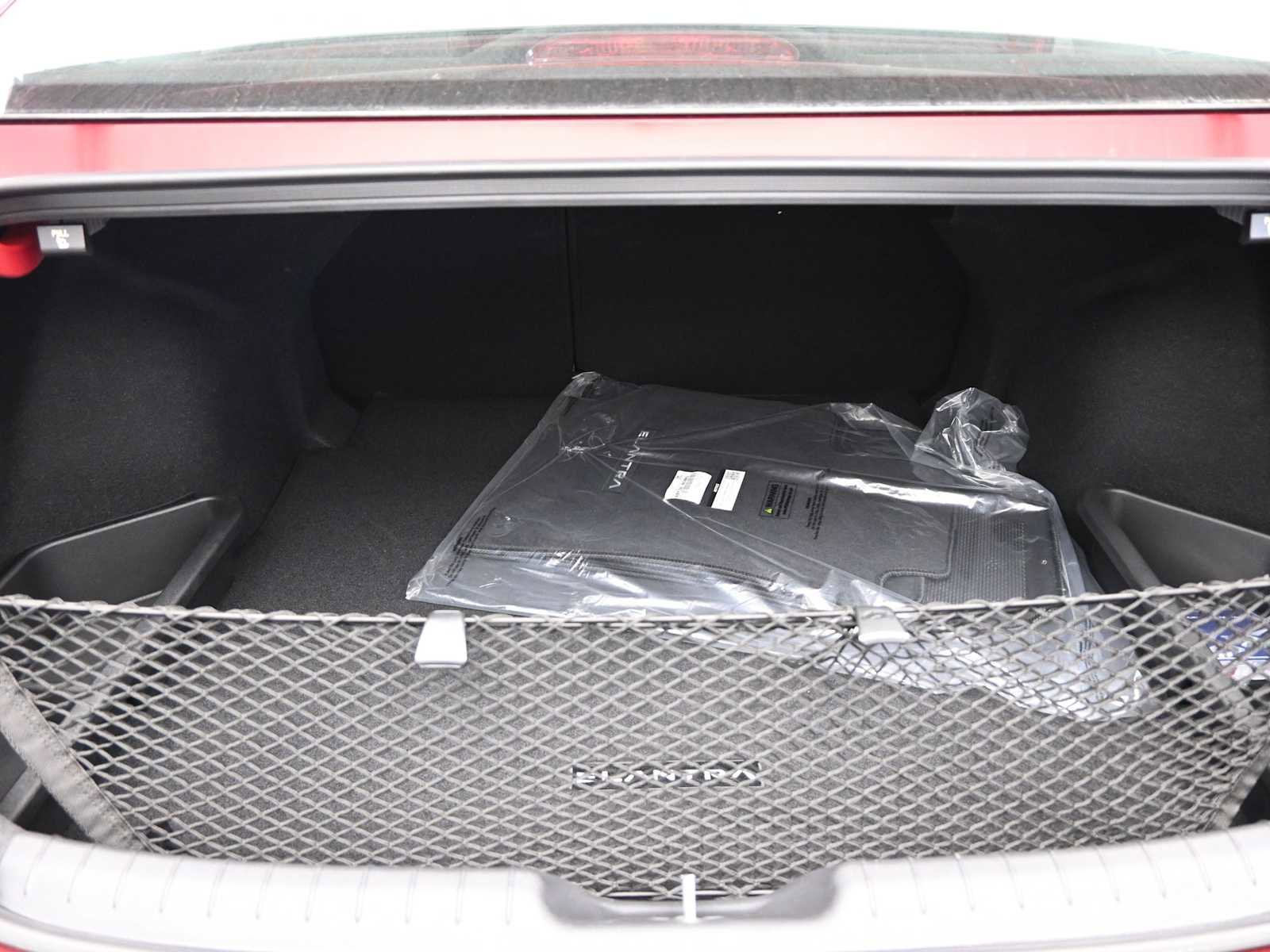 Certified 2024 Hyundai Elantra SEL w/ Convenience Package image 13