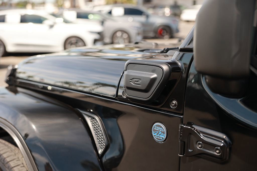 Used 2025 Jeep Wrangler Unlimited Sahara image 16