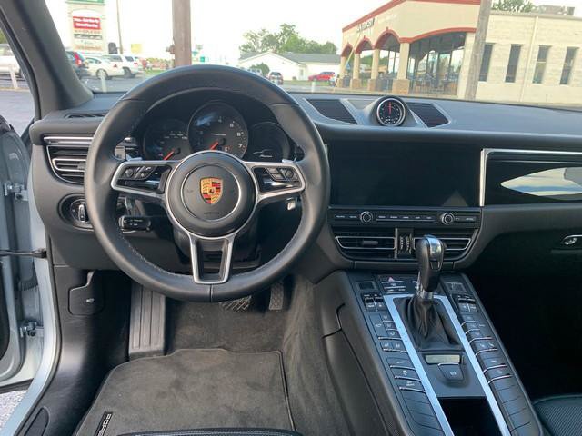 Used 2020 Porsche Macan AWD/4WD image 10