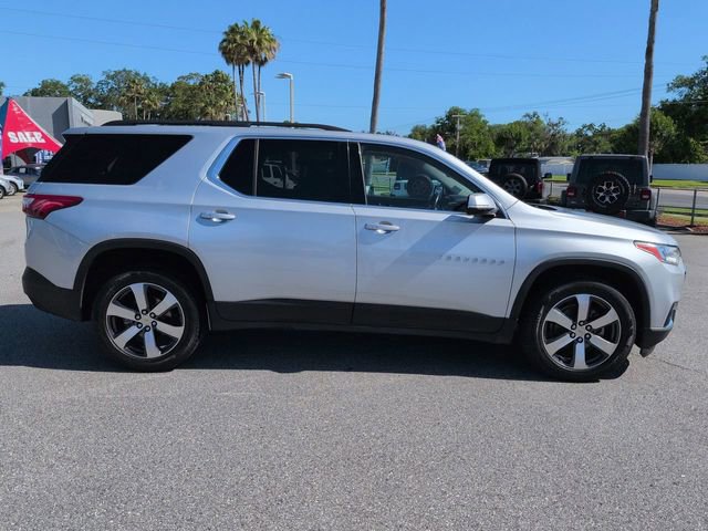 Used 2020 Chevrolet Traverse LT w/ LT Premium Package FWD image 3