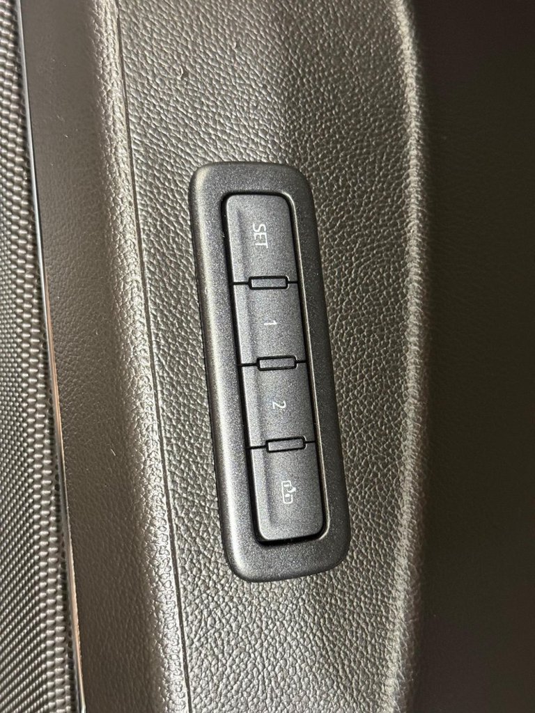 Used 2019 Chevrolet Tahoe LT AWD/4WD image 14