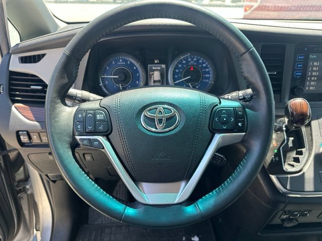 Used 2015 Toyota Sienna Limited AWD/4WD image 20