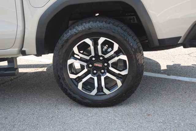 Used 2026 GMC Canyon AT4 w/ Technology Plus Package AWD/4WD image 30