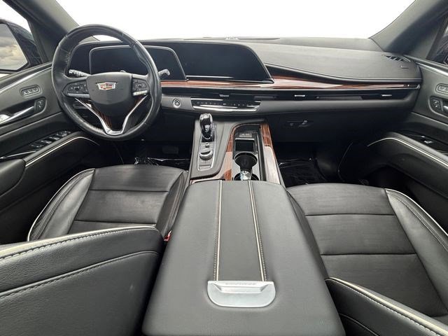 Used 2023 Cadillac Escalade Premium Luxury image 13
