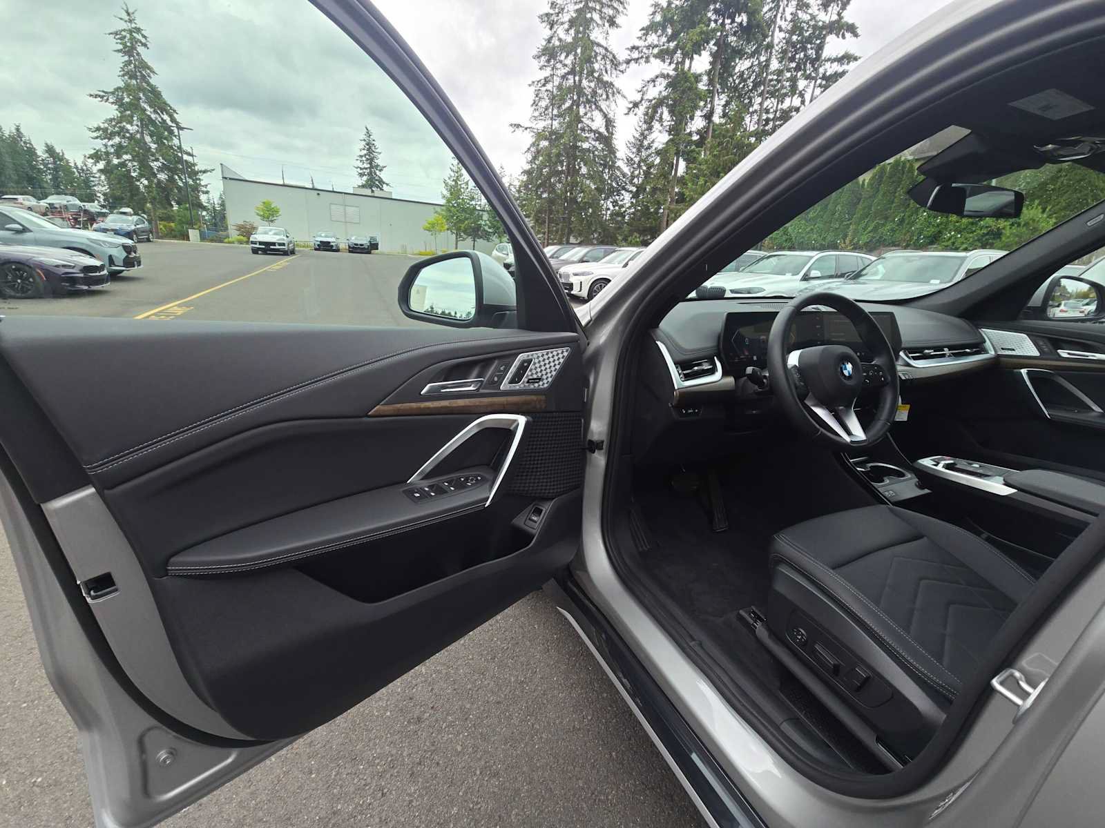 Used 2025 BMW X1 xDrive28i w/ Convenience Package AWD/4WD image 20
