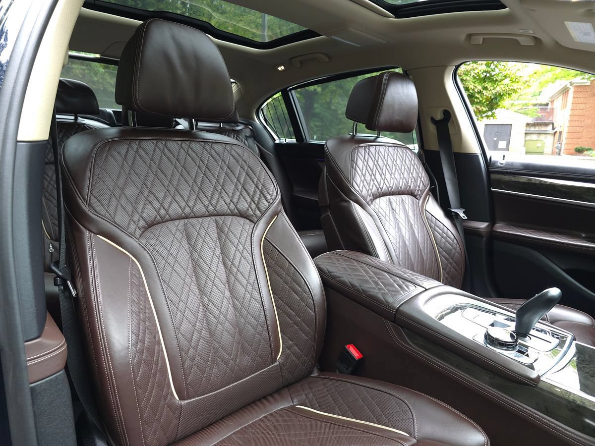 Used 2020 BMW 750i xDrive w/ Executive Package AWD/4WD image 31