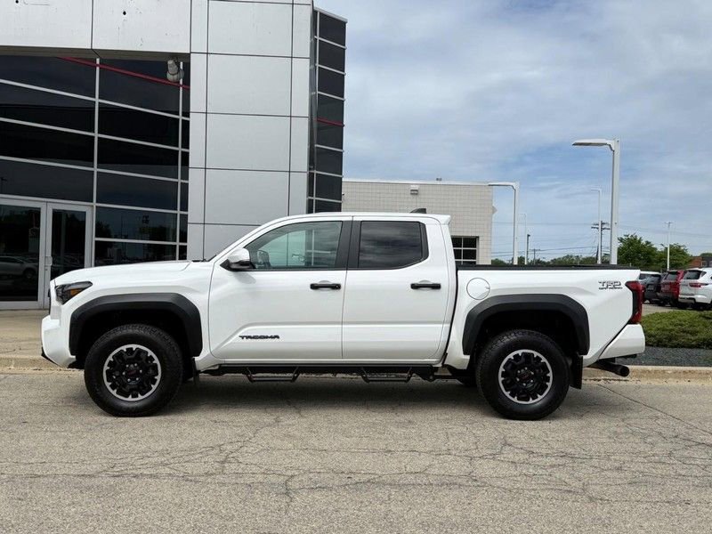 Used 2024 Toyota Tacoma TRD Off-Road w/ TRD Off Road Upgrade Package AWD/4WD image 6