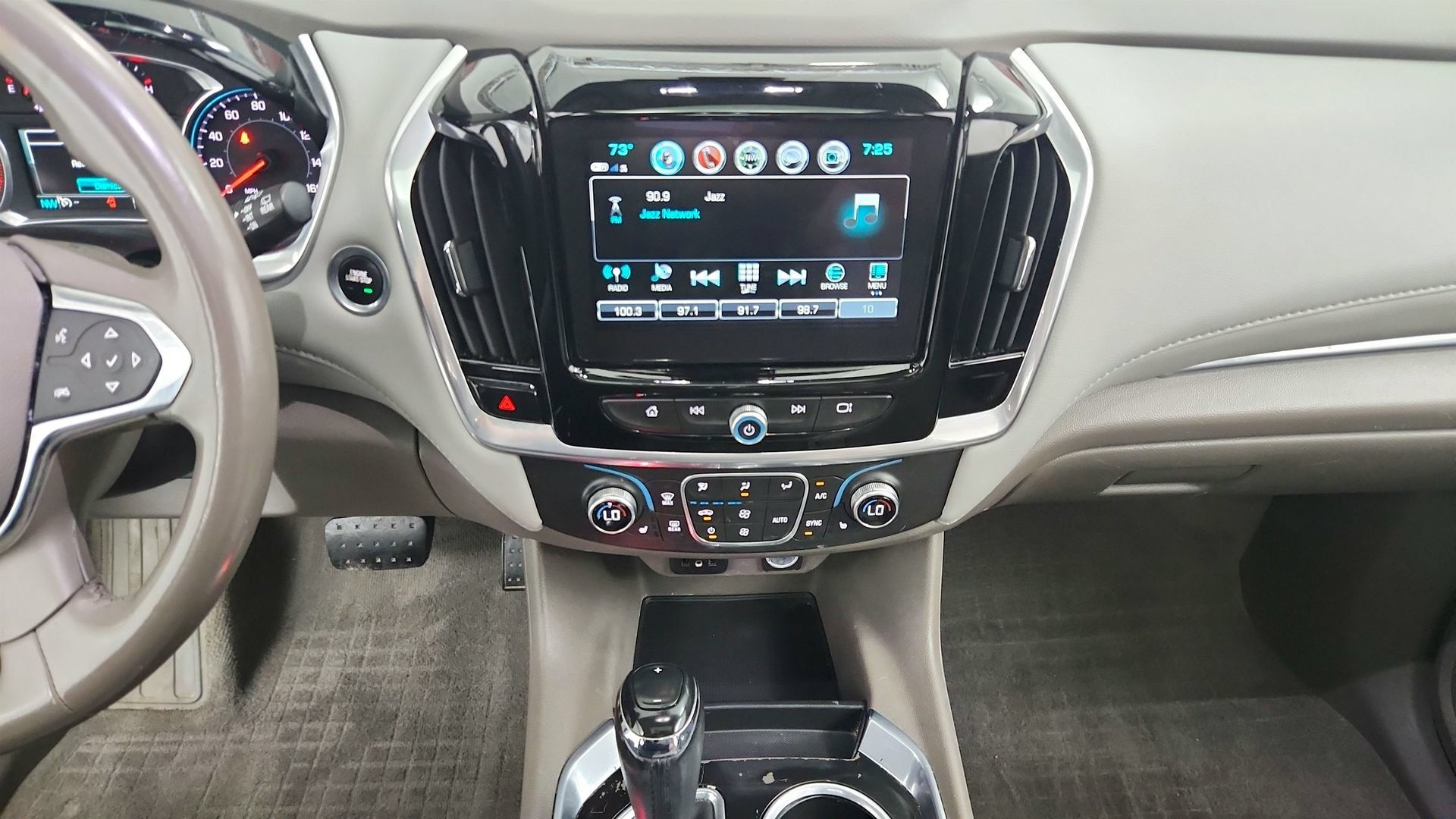 Used 2019 Chevrolet Traverse LT w/ LT Premium Package FWD image 21