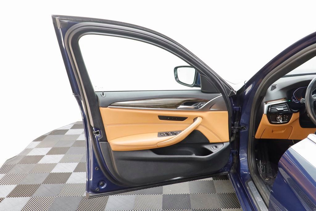 Certified 2022 BMW 530i xDrive image 5