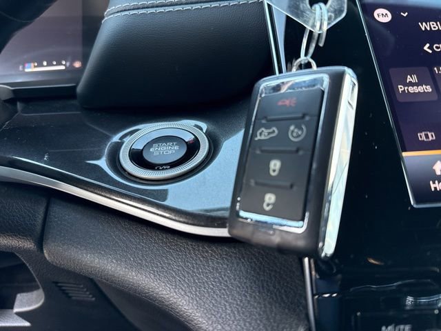 Used 2022 Jeep Grand Cherokee Altitude image 41