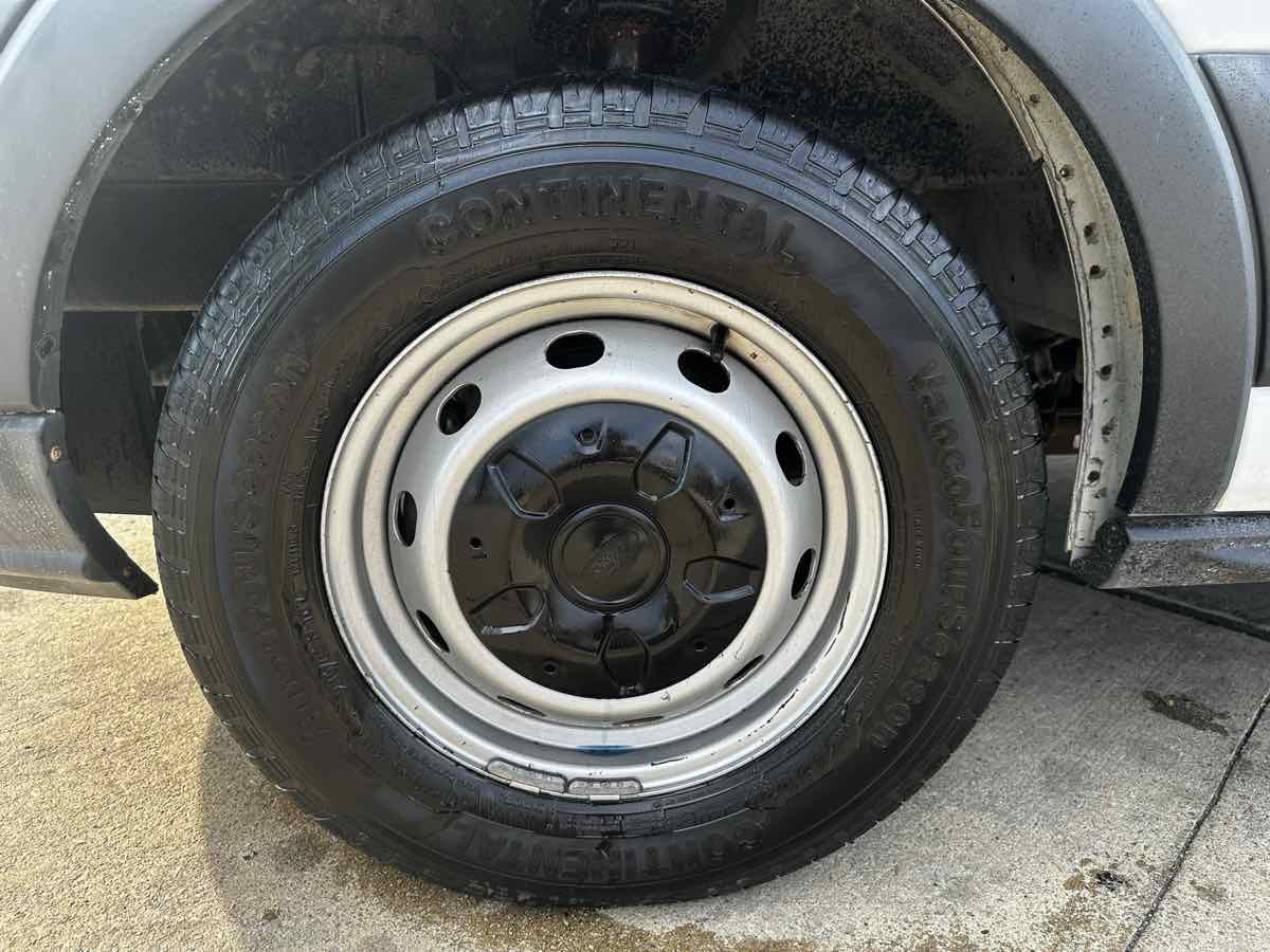 Used 2017 Ford Transit 350 XL image 7