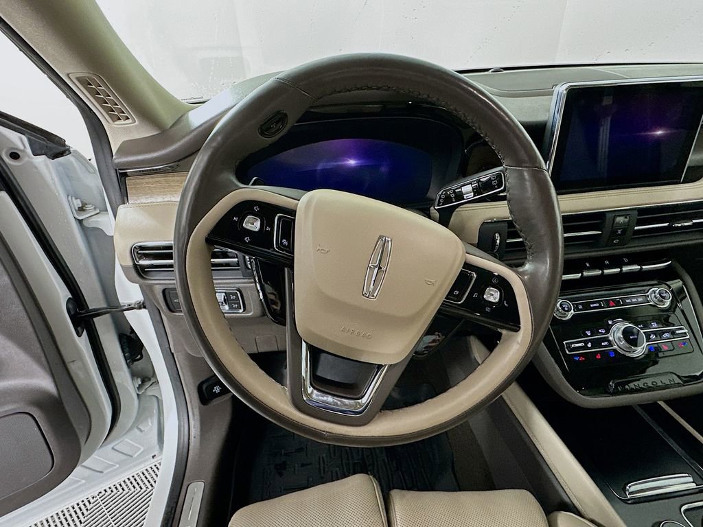 Used 2022 Lincoln Corsair Reserve w/ Equipment Group 201A image 15