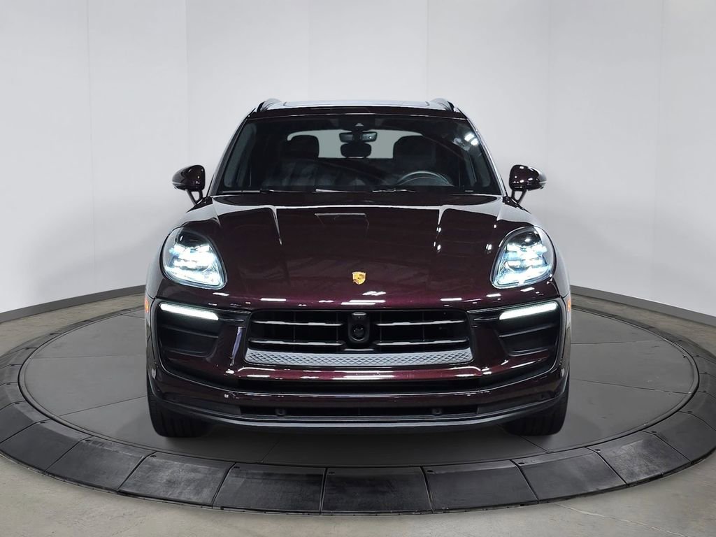 Certified 2025 Porsche Macan image 10