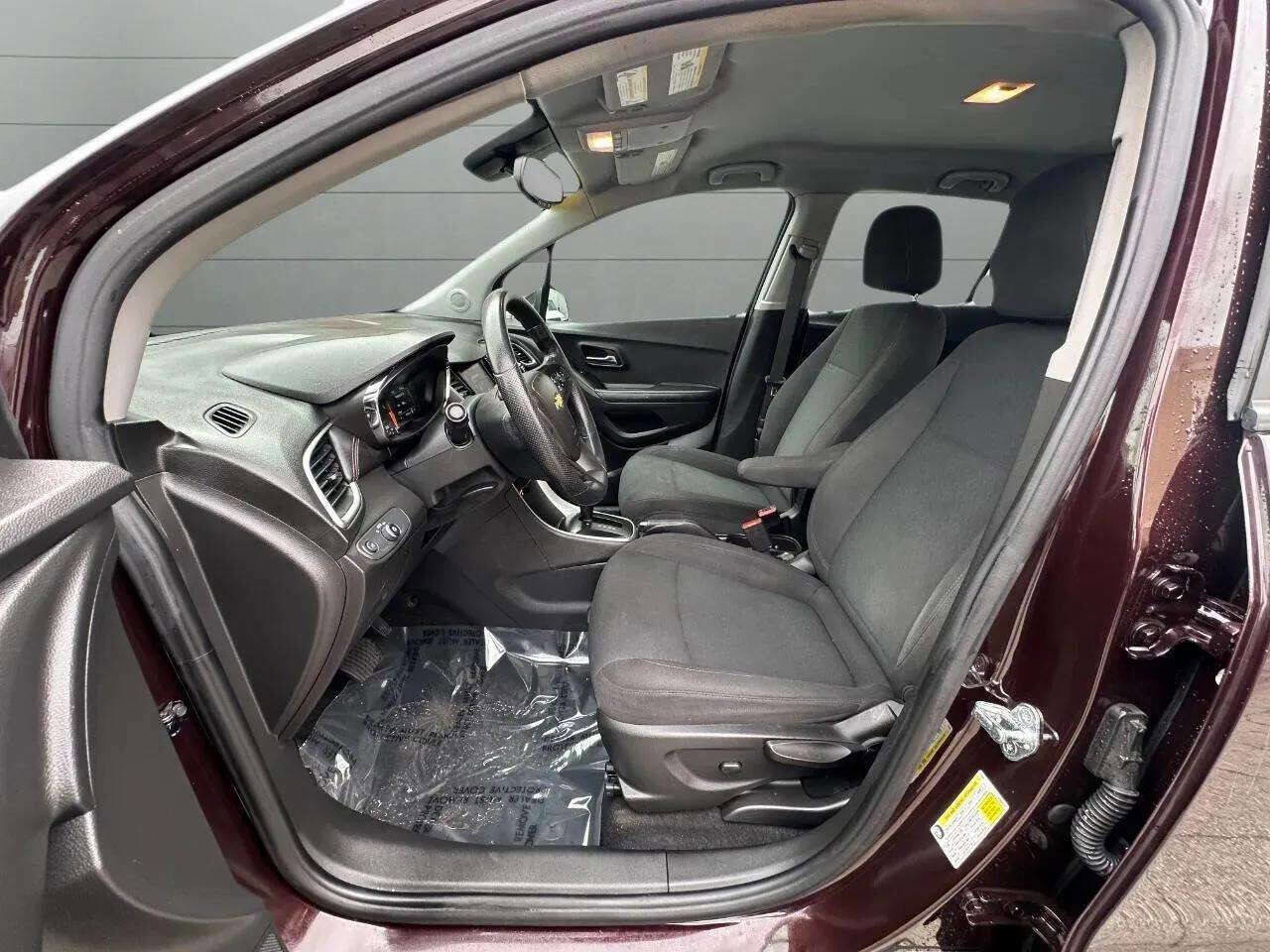 Used 2020 Chevrolet Trax LS image 9