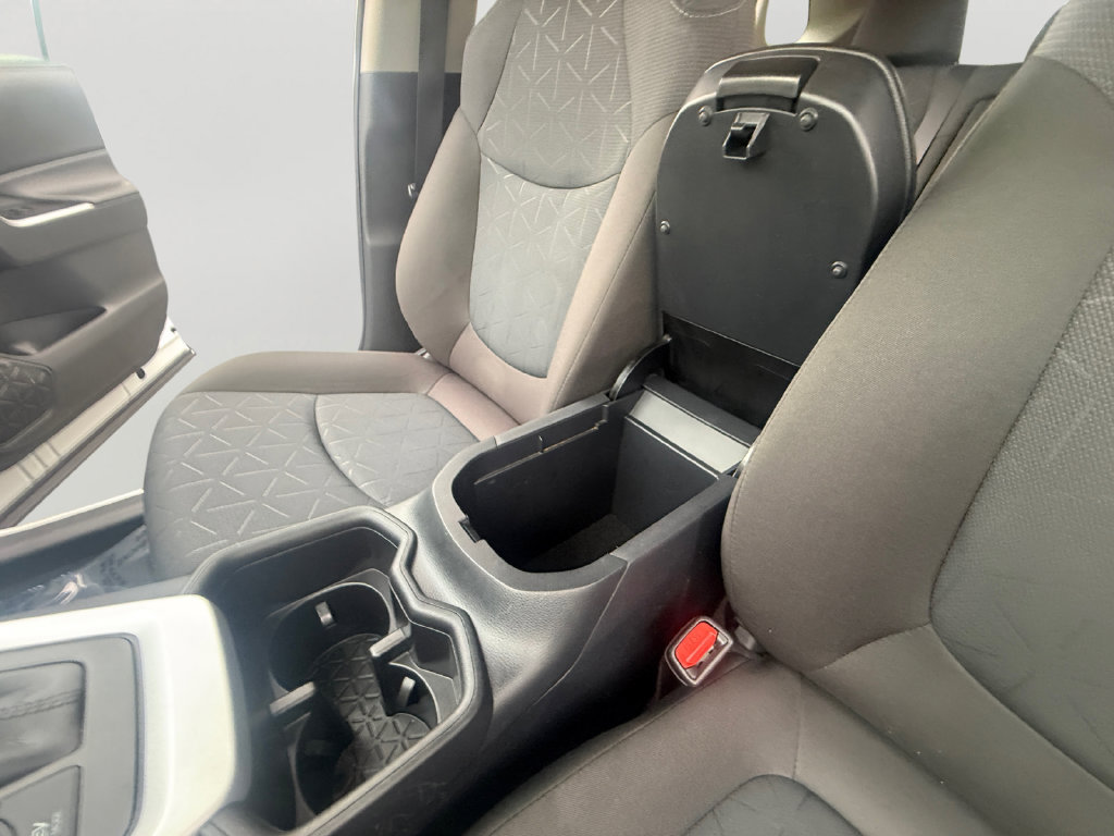 Used 2025 Toyota RAV4 XLE AWD/4WD image 20