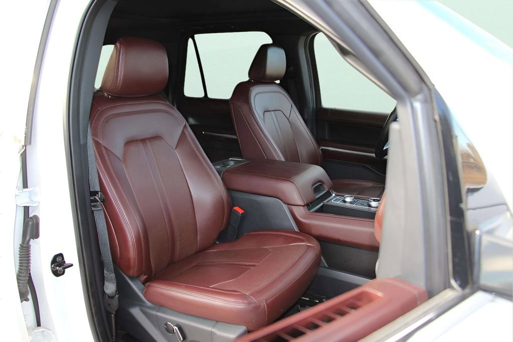 Used 2024 Ford Expedition Max Limited image 31