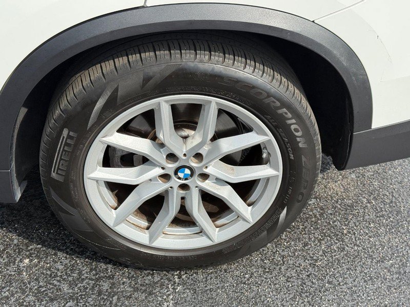 Used 2022 BMW X5 xDrive40i AWD/4WD image 8