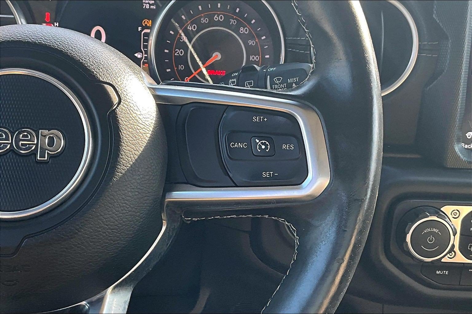 Used 2018 Jeep Wrangler Unlimited Sahara AWD/4WD image 16