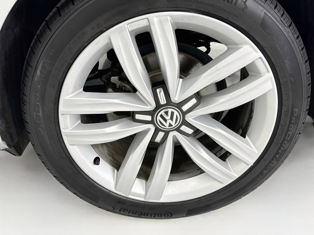 Used 2017 Volkswagen Passat 1.8T SEL Premium FWD image 30