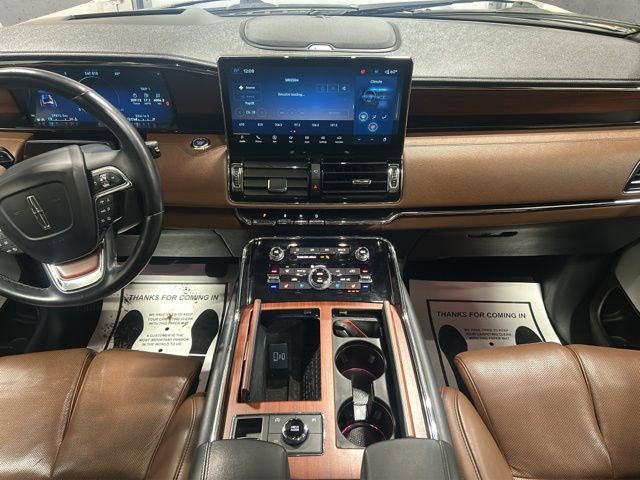 Used 2023 Lincoln Navigator Reserve image 15