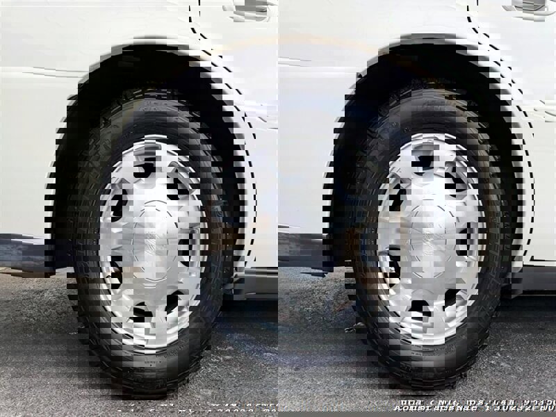 Used 2001 Cadillac De Ville w/ Comfort/Convenience Pkg image 11