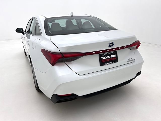 Used 2021 Toyota Avalon XLE w/ Moonroof Package image 8